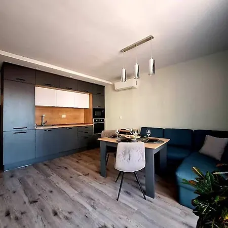 Апартаменты Deluxe Apartment-center *