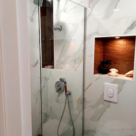 Deluxe Apartment-center Варна